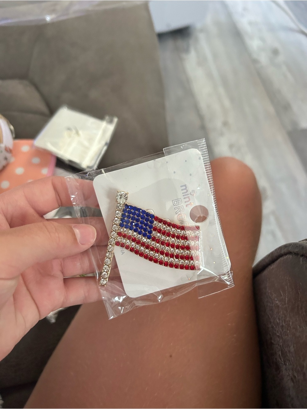 🔥$2 USA Rhinestone American Flag Brooch - Red, Blue, Clear